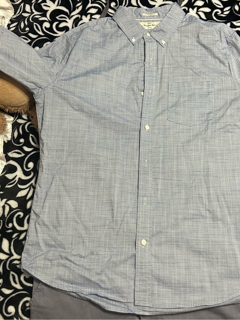 Hawke & Co Men’s Heathered Light Blue Long Sleeve Button-Down Shirt